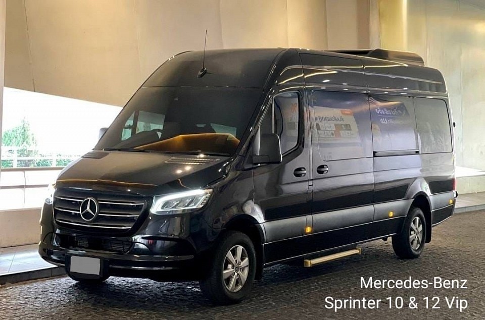 Rent a car with driver, Benz Vito, 23,000 baht, gas including expressway, 1 day, 10 hours, more than 10 hours, OT 1,000 baht per hour.