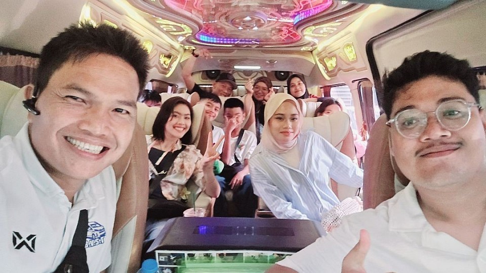 bangkok van rental company