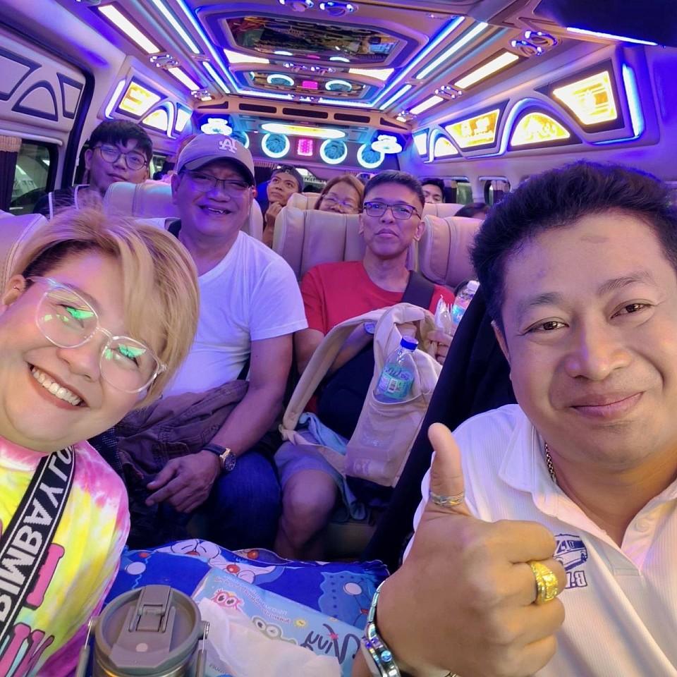 luxury van rental bangkok
