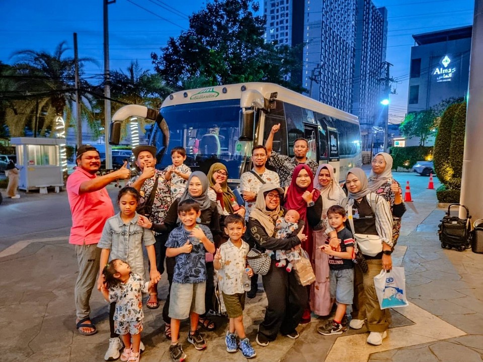 luxury van rental bangkok